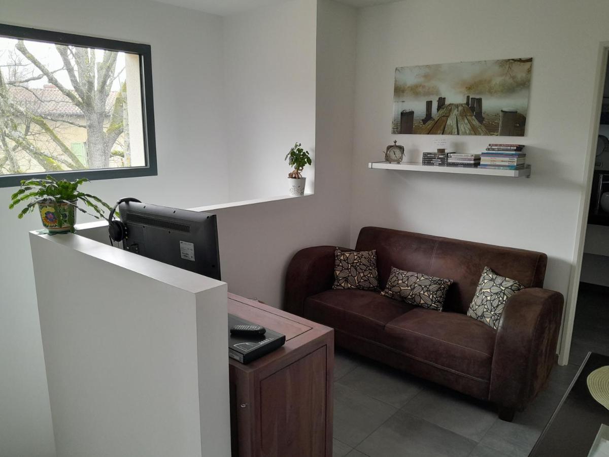 L'Olivier Apartment Mornant Bagian luar foto