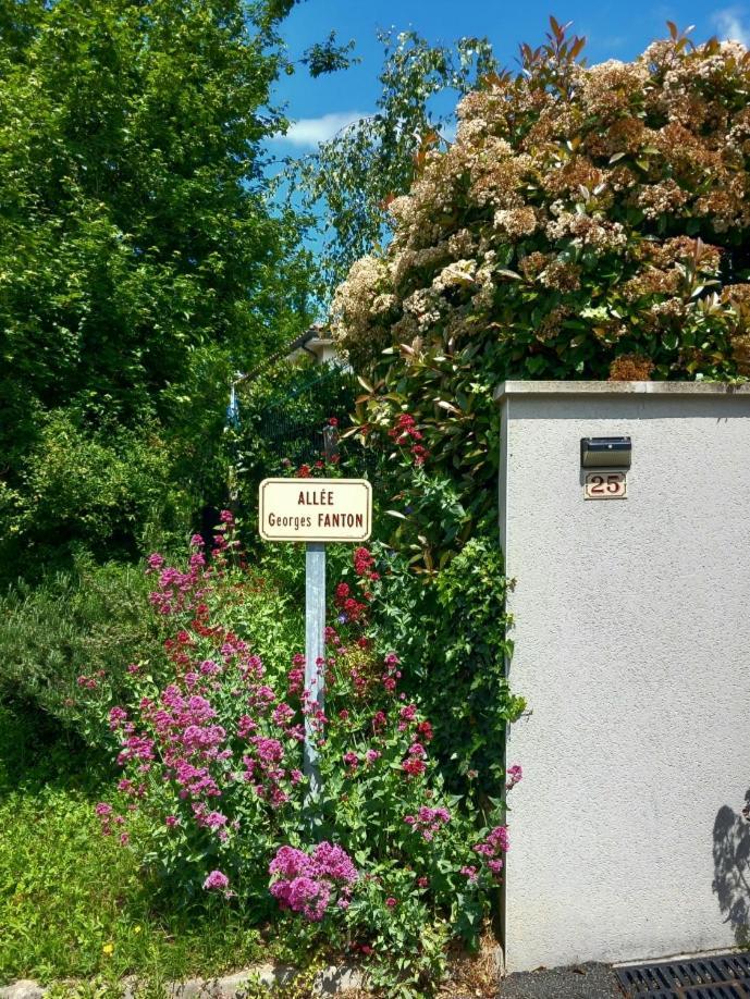 L'Olivier Apartment Mornant Bagian luar foto